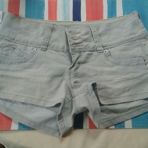 🔥WEEKEND PICE🔥YMI size 3 Jean shorts.