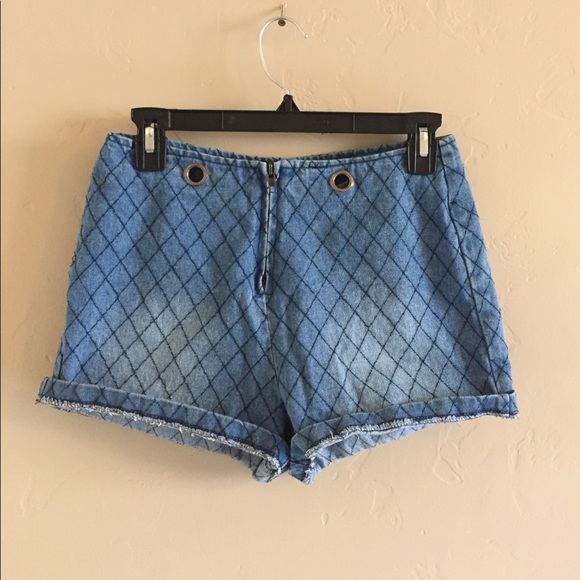 Sexy Lattice print shorts - Picture 2 of 4