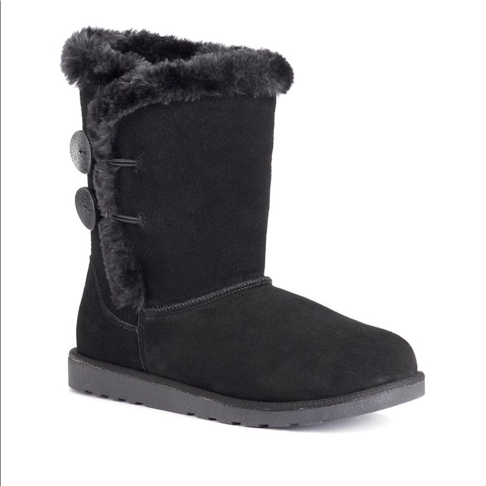 NIB Sz 6 SO WOMENS PLUSH SUEDE BUTTON BOOTS