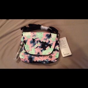 Party om bag lululemon
