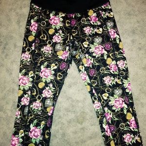Size medium Betsey Johnson workout capris