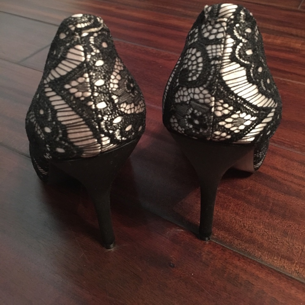 SOLD BNWOB Steve Madden lace pumps - Picture 4 of 4