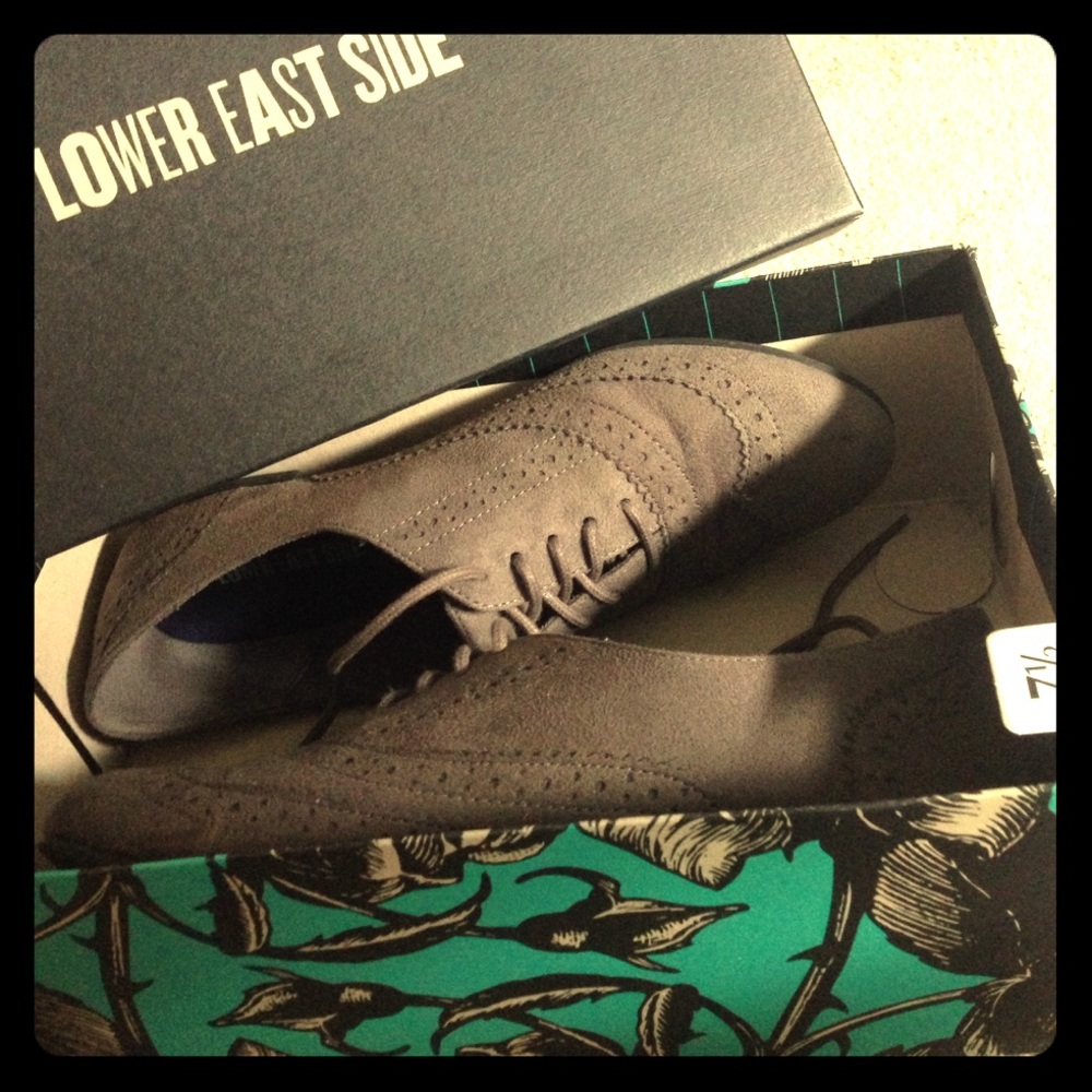 Like new indie style gray shoes!