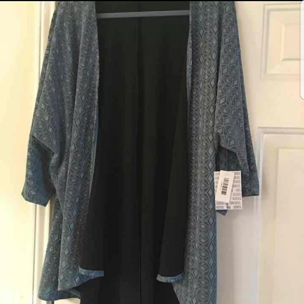 New Large Lularoe Lindsey (kimono)