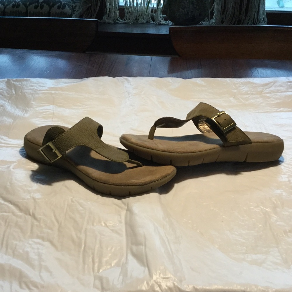Sandle
