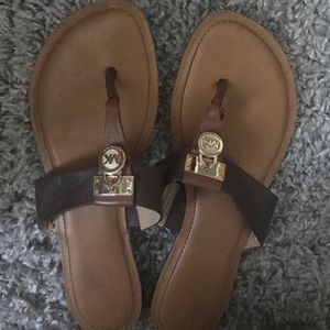 Michael kors flip flops