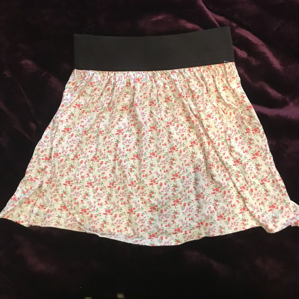 Floral mini skirt