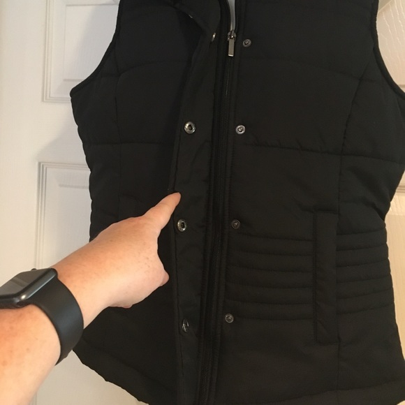New York & Company black quilted vest - Picture 2 of 4
