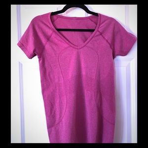 Lululemon v-neck t-shirt size 8 pink