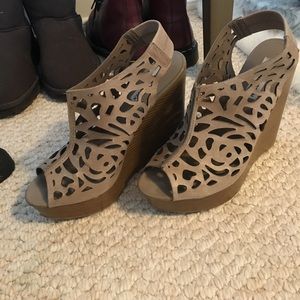 Steve Madden nude wedges