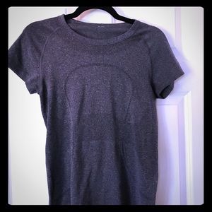 Lululemon crew neck t-shirt size 8 gray