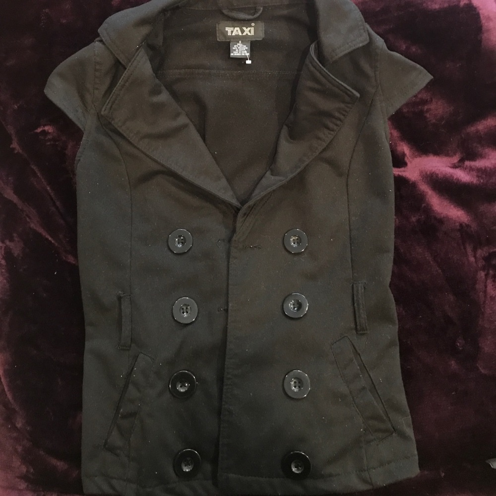 Black short sleeve jacket