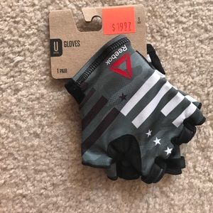 Weight lifting gloves