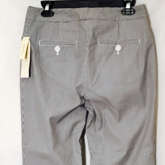 Jones New York Sport Capris Pants - Picture 4 of 4