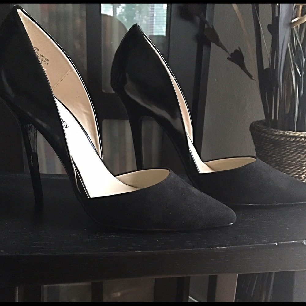 Steve Madden Black Valko Pumps