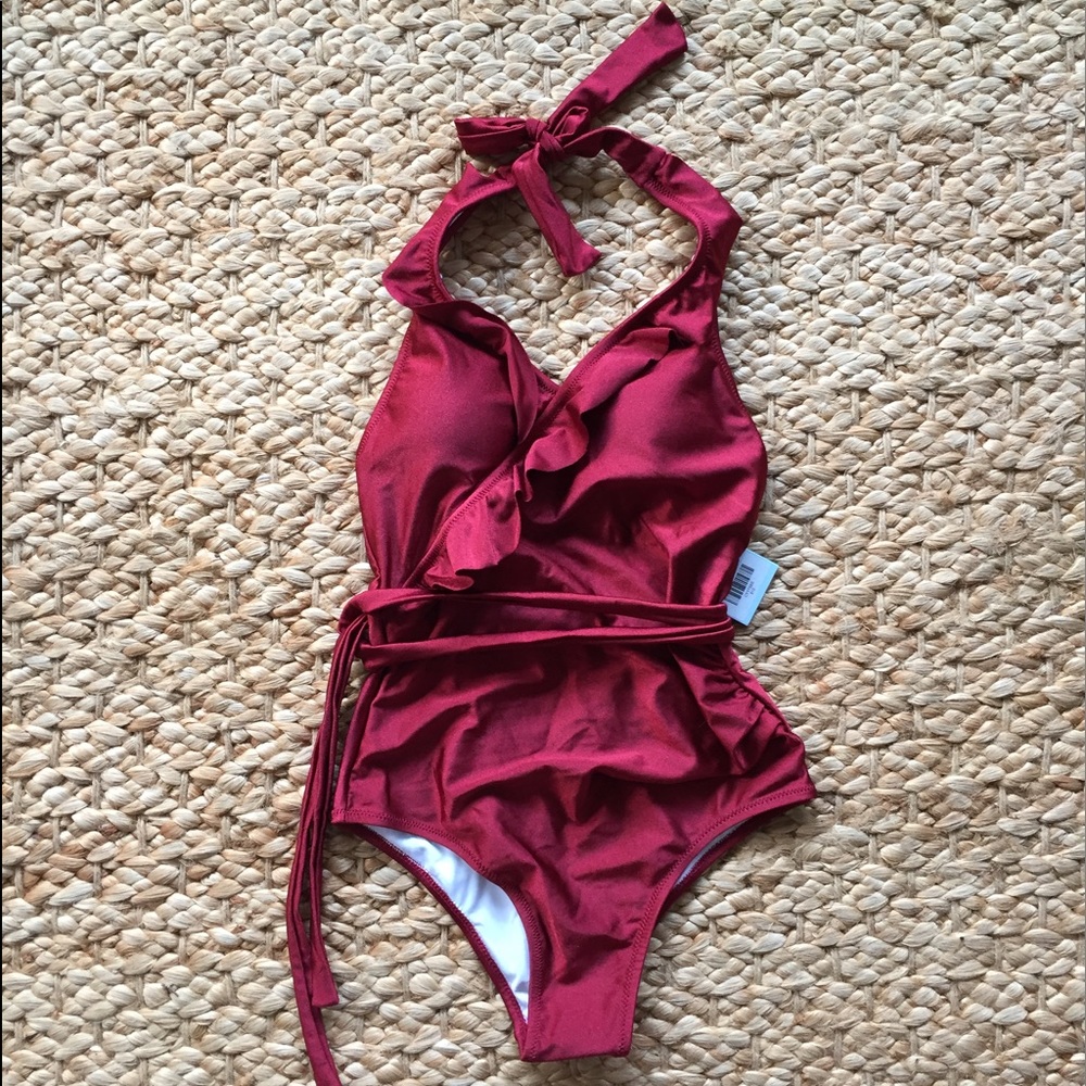 Red swimsuit 🌺