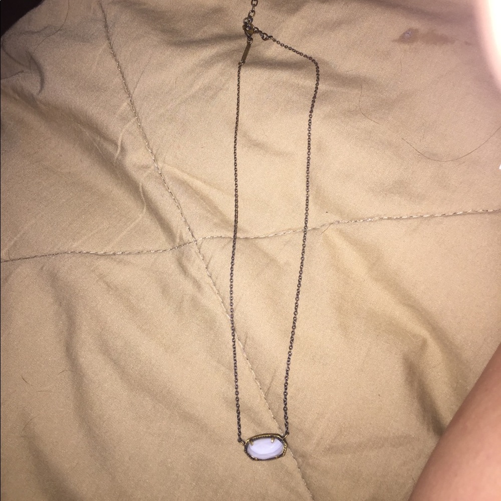 Kendra Scott necklace