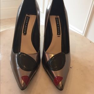 Alice & Olivia Silver Pump