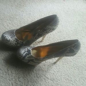 Snake skin heels brand new never worn!