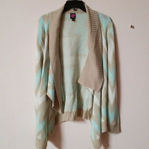 Light weight cardigan