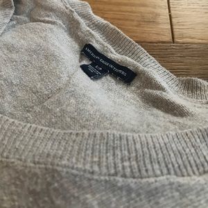 American Eagle Outfitters // v-neck sweater