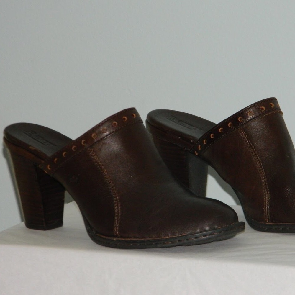 Born brown leather clogs❣️