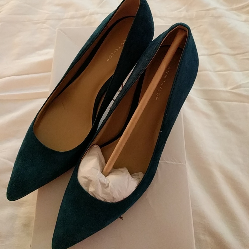 Ann Taylor Eryn2 Suede Pump 6 Dk Blue