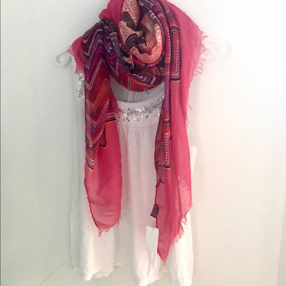 Colorful scarf with chevron print