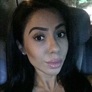Meet your Posher, Alicia