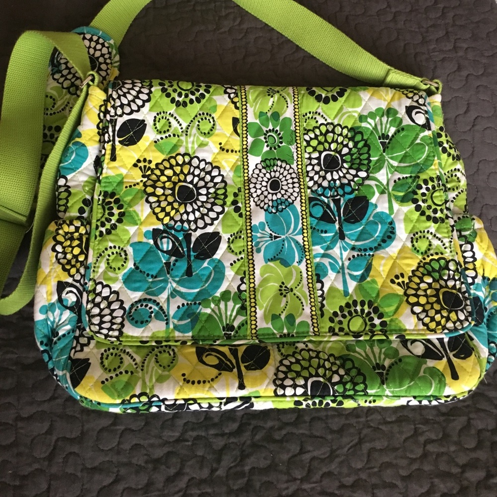 Vera Bradley limes up messenger diaper bag EUC