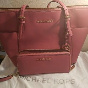 Michael Kors Purse & wallet