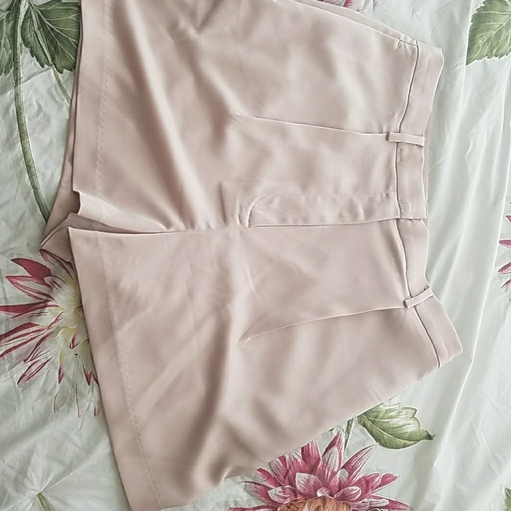 NWOT H&M satin shorts