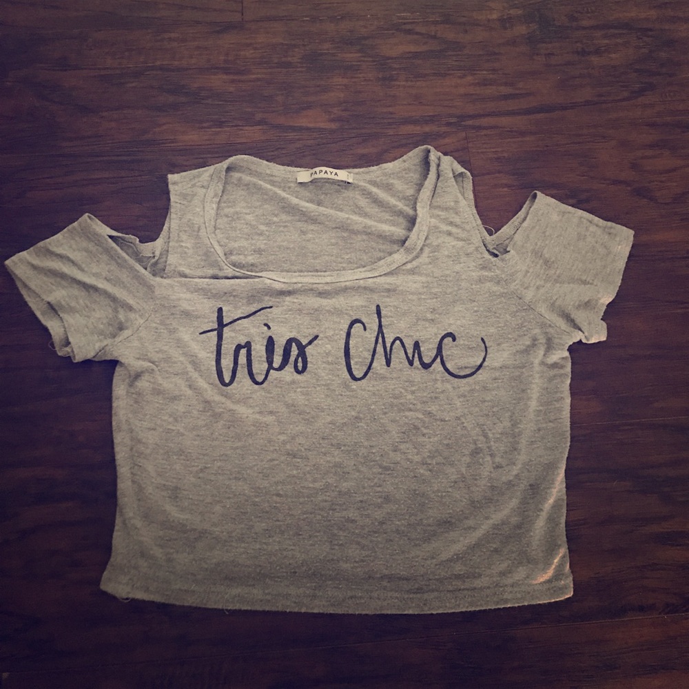 Tris chic off the shoulder crop top