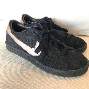Nike Tennis Classic Shoes