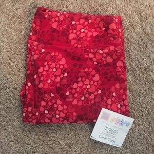 Lula Roe heart leggings