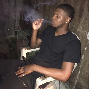 Meet your Posher, Deandre