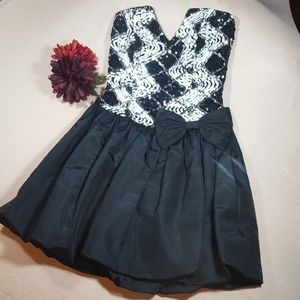 Jessica Mcclintock🌹🥀 Black & White Dress