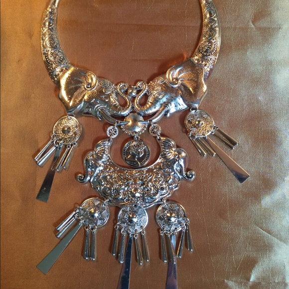 Vintage Elephant Statement necklace. - Picture 1 of 2