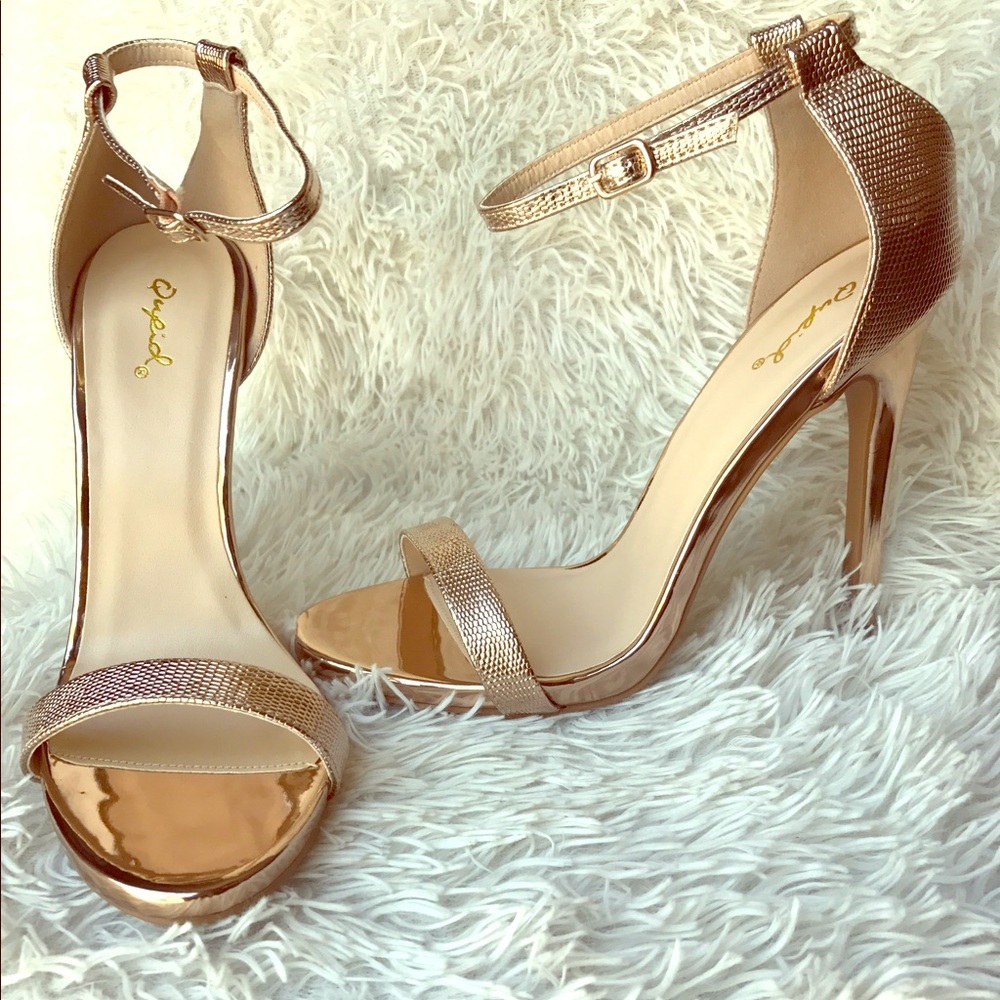 Metallic Rose Gold Heels❤️