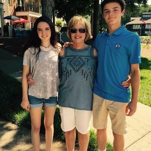 Meet your Posher, Debrae