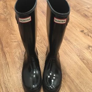 Glossy Hunter Rain Boots