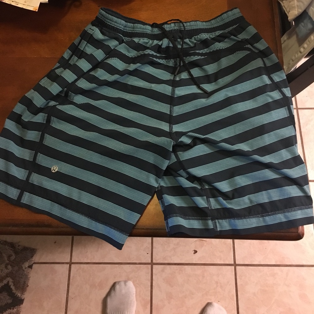 Lululemon pace breaker size medium