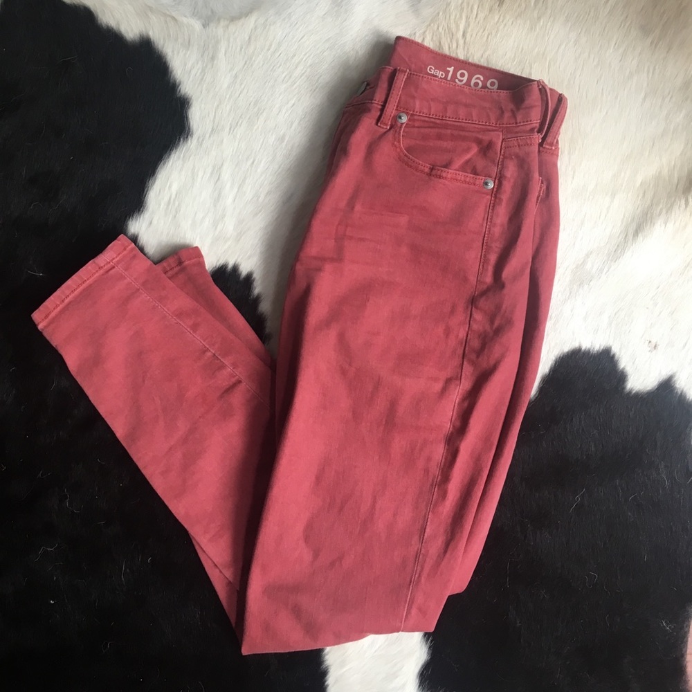 Maroon legging jean