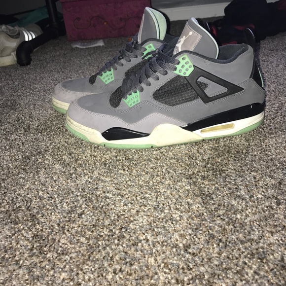 Green glow retro 4s - Picture 1 of 4