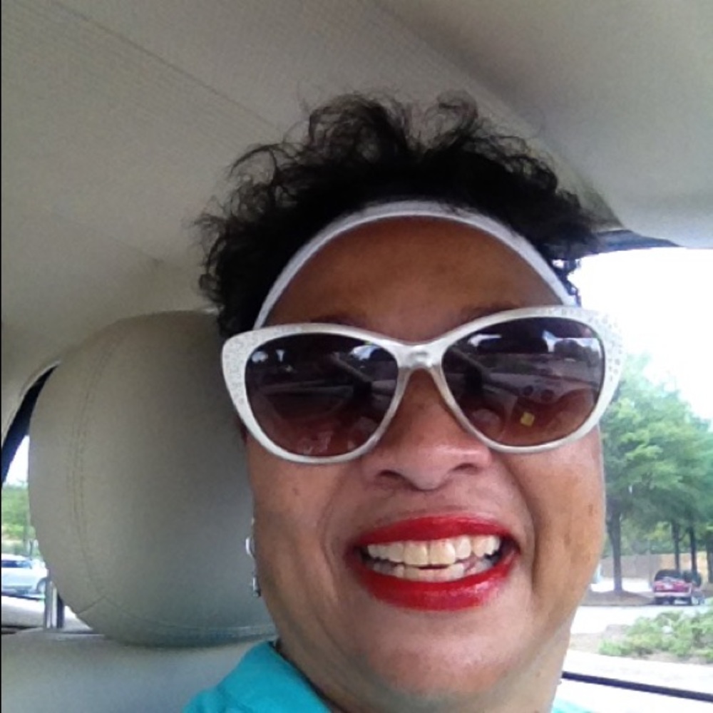 Meet your Posher, Pamela
