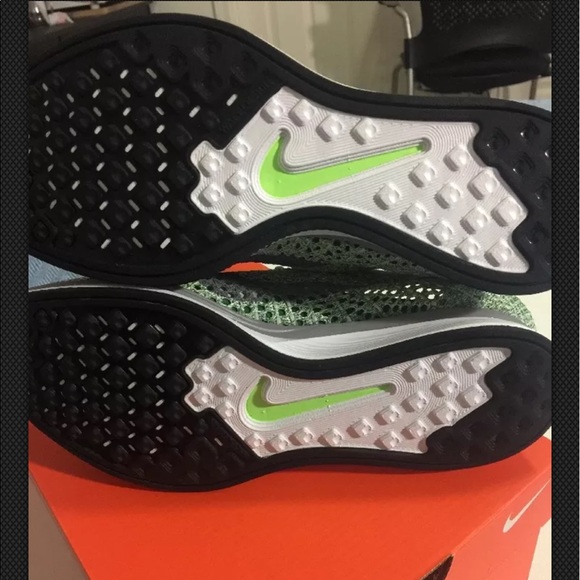 ❣️SOLD❣️Nike Flyknit Racer Macaron Pistachio - Picture 5 of 6