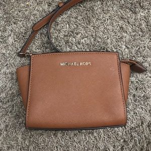 Michael Kors Crossbody Bag