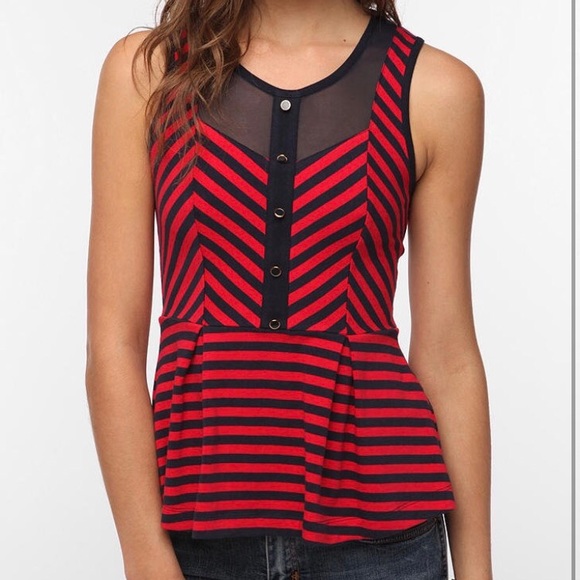 Urban Outfitters Tops - 🚨5 for $10‼️📌💉 UO 🎈 pins & needles brand top