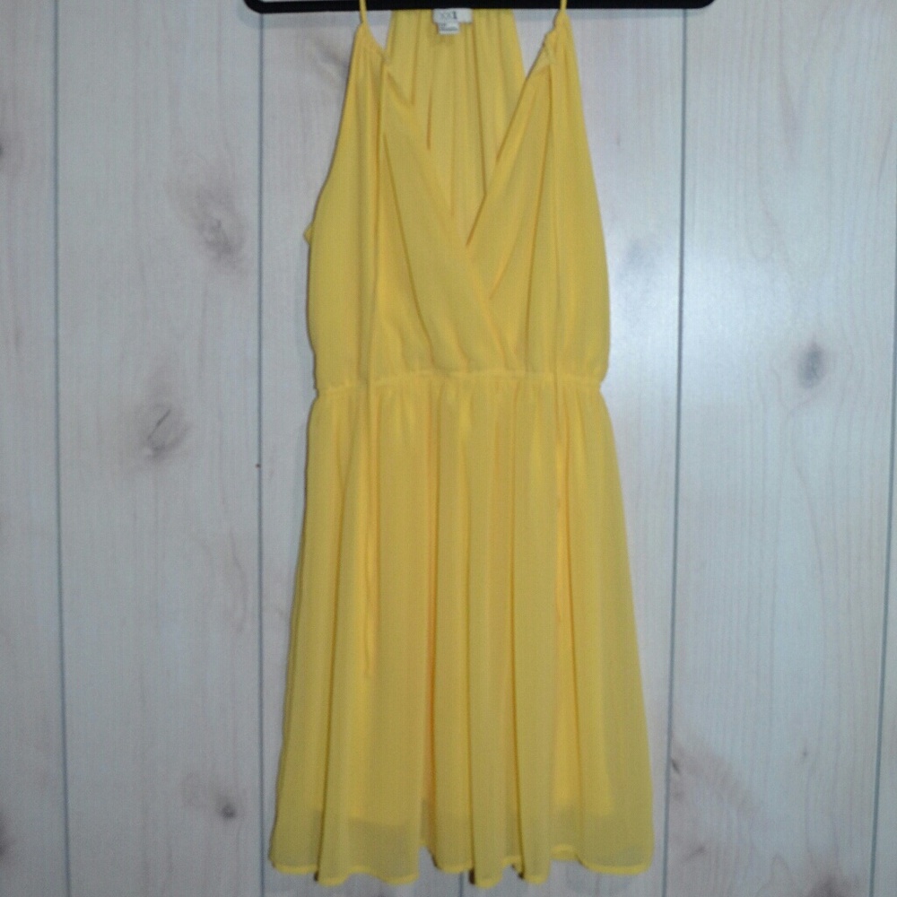 ❌SALE❌ Super Flattering Yellow Dress🌻🐝🔅