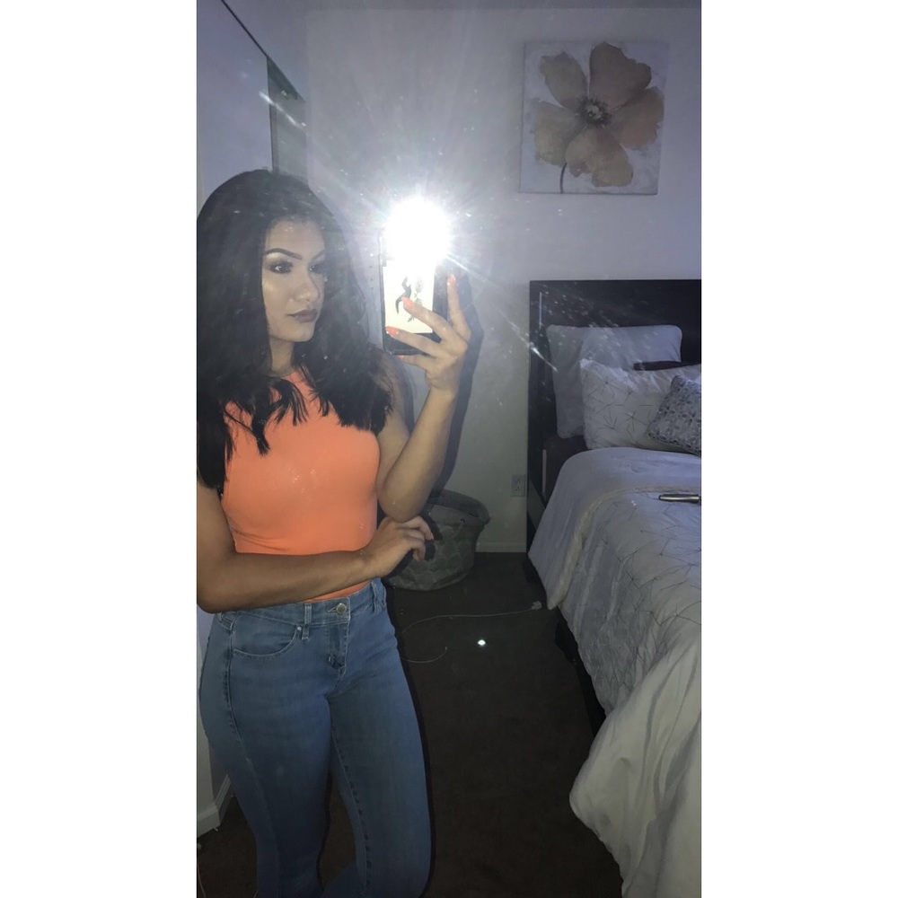 Meet your Posher, Nessa